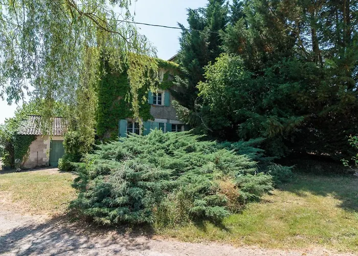 בית נופש Le Jardin De Timothee By Interhome Bourg-Archambault